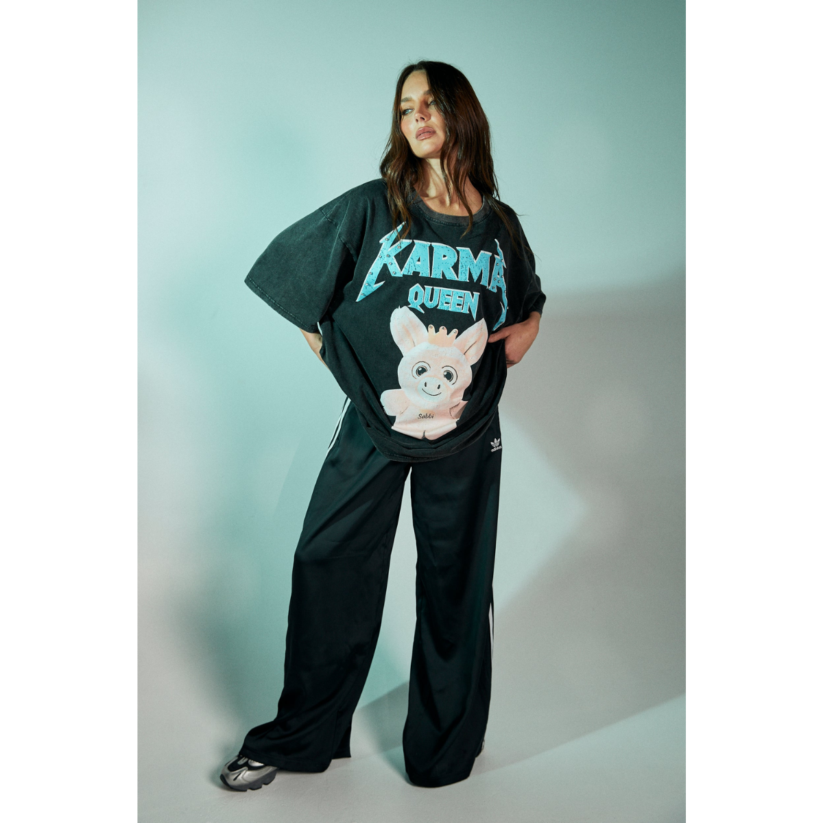Sabbi Karma Queen Tee - Black Acid Wash