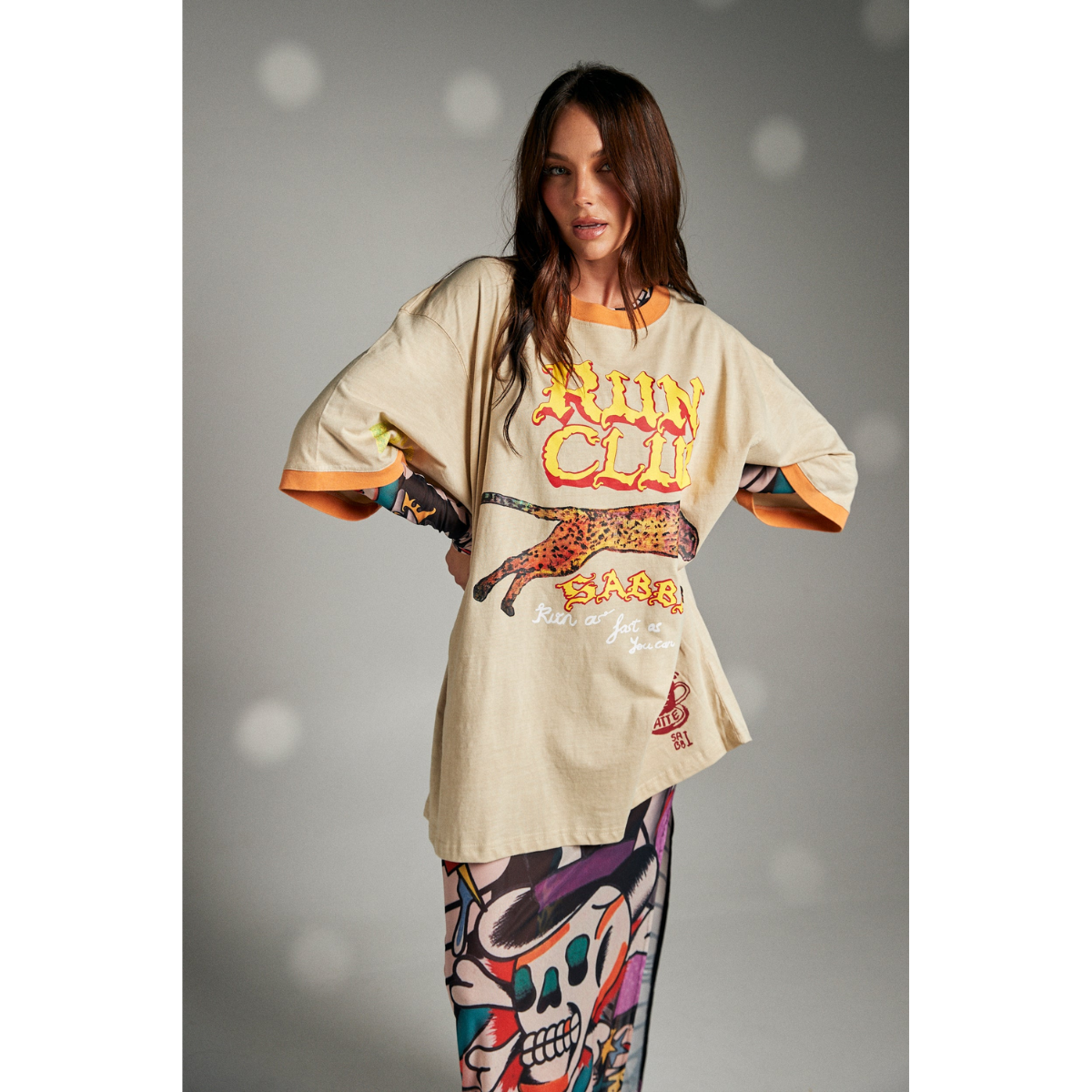 Sabbi The Very Oversized Run Club Tee - Sand