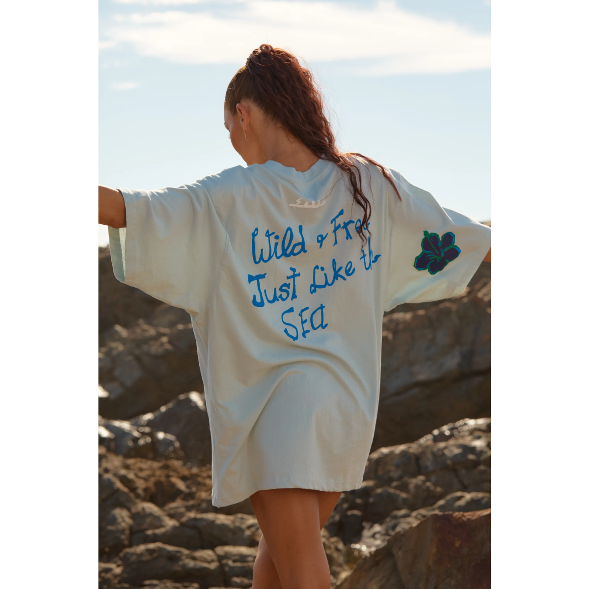 Sabbi The Very Oversized Resting Beach Face Tee - Sky Blue